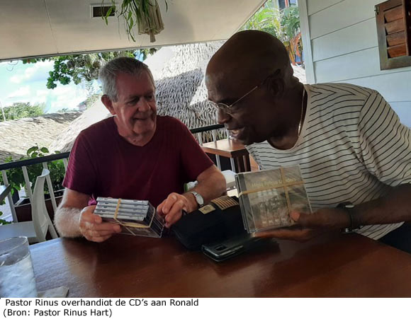 CD's aan Ronald